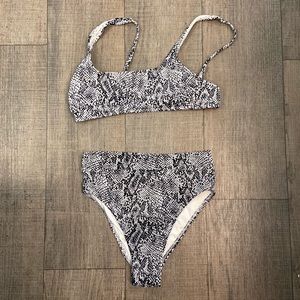 2 PIECE BIKINI- SIZE LARGE